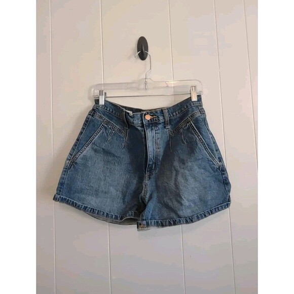 Universal Thread | Women's Medium Wash High Waist Mom 90s Shorts Size 6 - Picture 1 of 4
